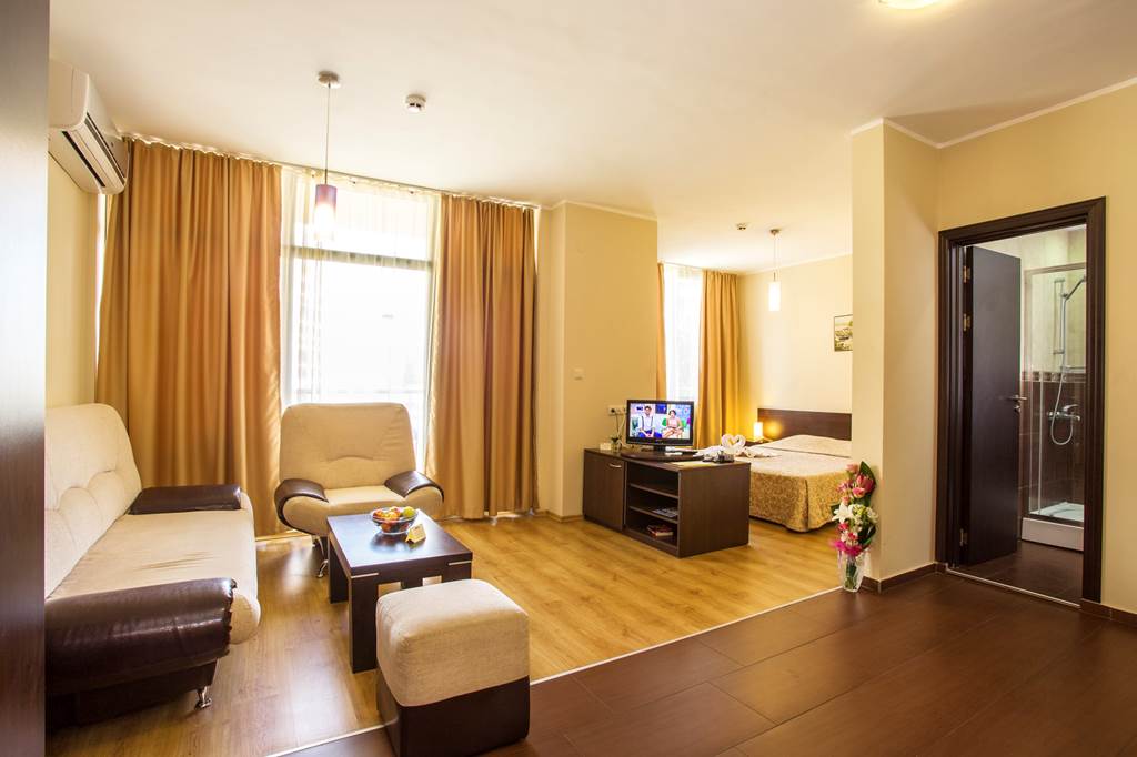 BOJ_78365_laguna_park_aqua_club_0418_21