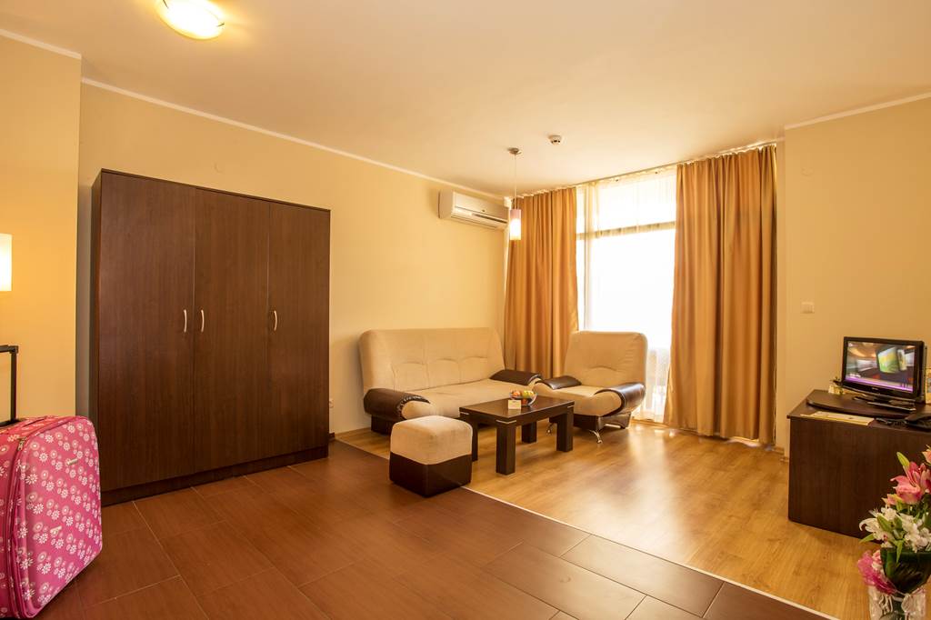 BOJ_78365_laguna_park_aqua_club_0418_22