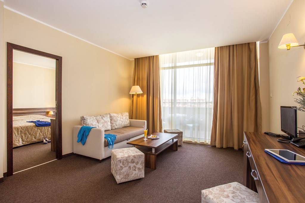 BOJ_78365_laguna_park_aqua_club_0418_28