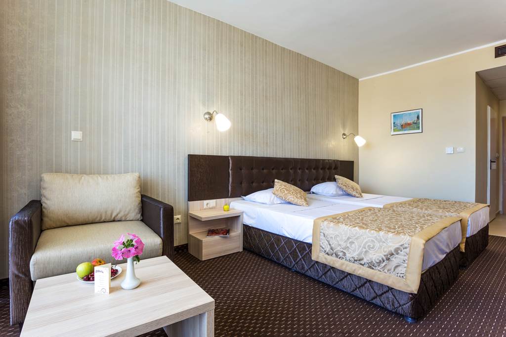 BOJ_78365_laguna_park_aqua_club_0418_36