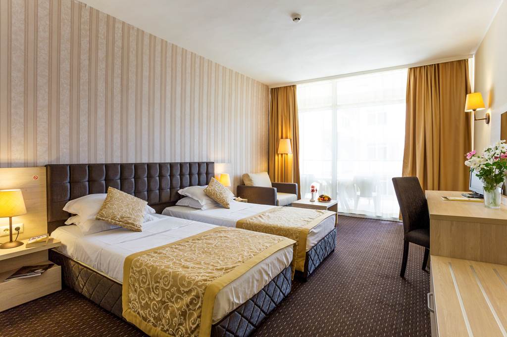 BOJ_78365_laguna_park_aqua_club_0418_37