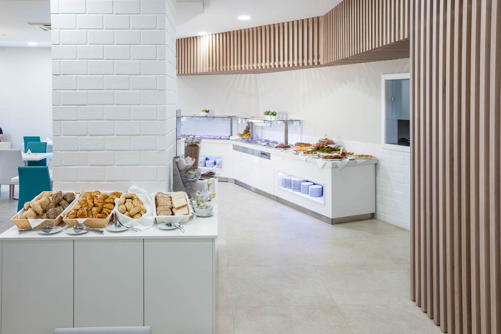 FAO_69567_Vitors_Plaza_1017_45