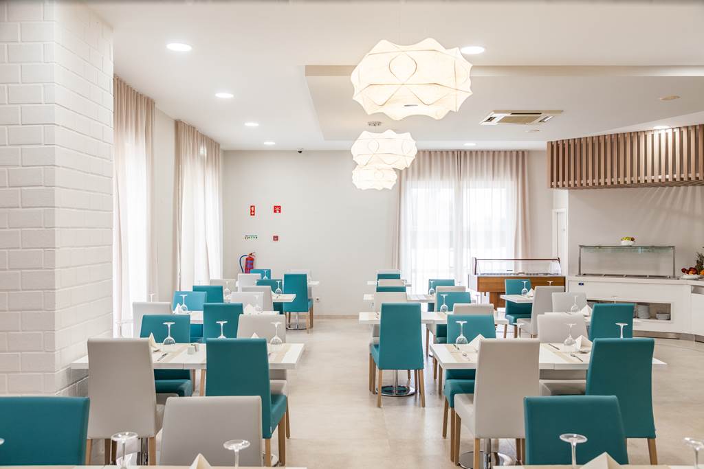 FAO_69567_Vitors_Plaza_1017_58