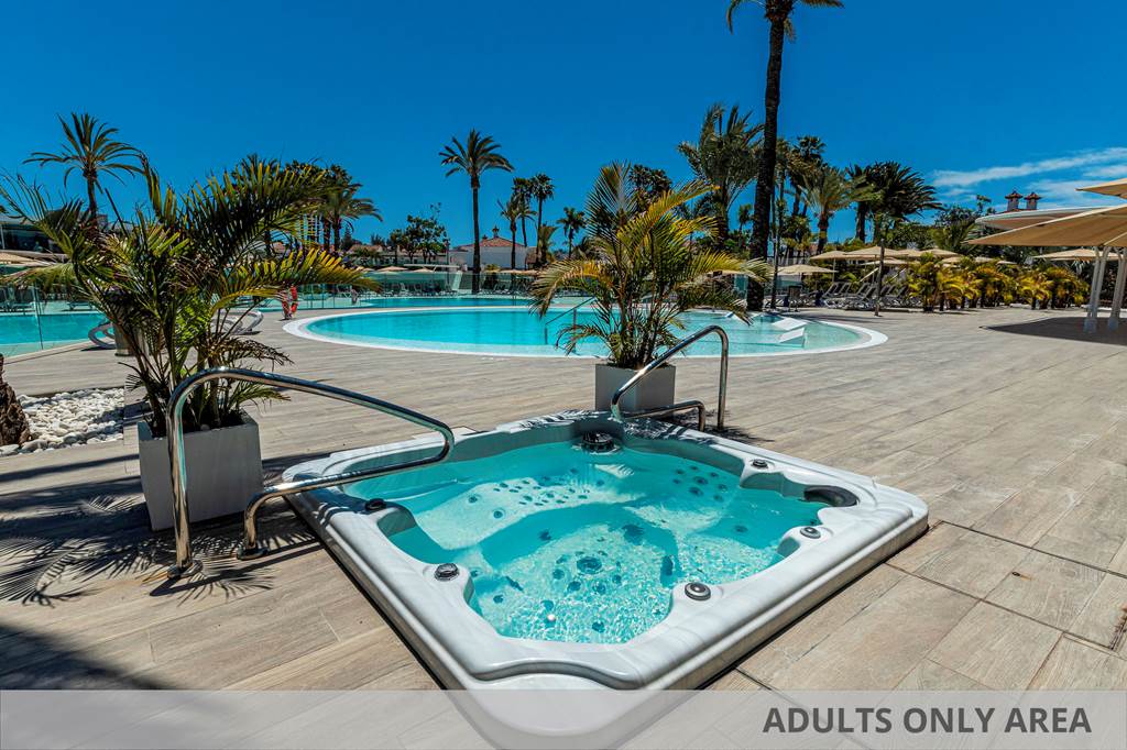 LPA_73996_LIVVO_Hotels_Dunagolf_Suites_0923_24