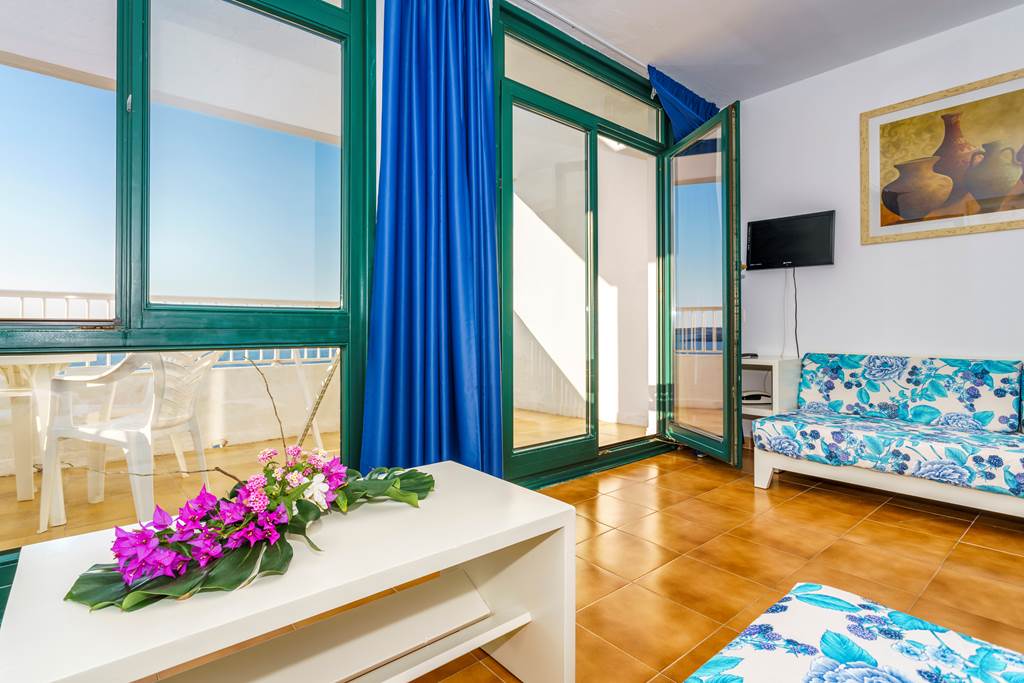 MAH_52914_Beach_Club_Apartments_Menorca_0422_03