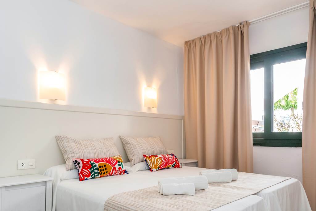 MAH_52914_Beach_Club_Apartments_Menorca_0422_13