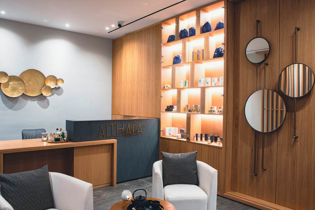 PFO_69403_Anemi_Hotel__Executive_Suites_0123_01