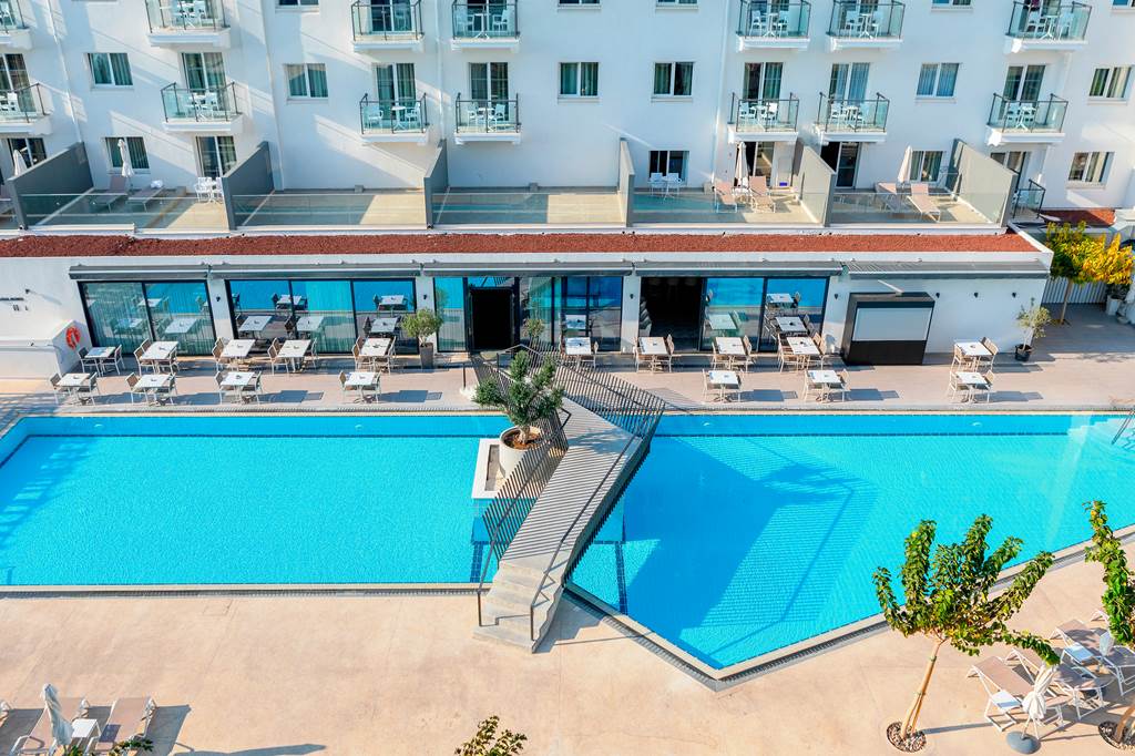 PFO_69403_Anemi_Hotel__Executive_Suites_0123_02