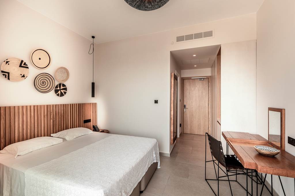 PFO_69403_Anemi_Hotel__Executive_Suites_0123_09