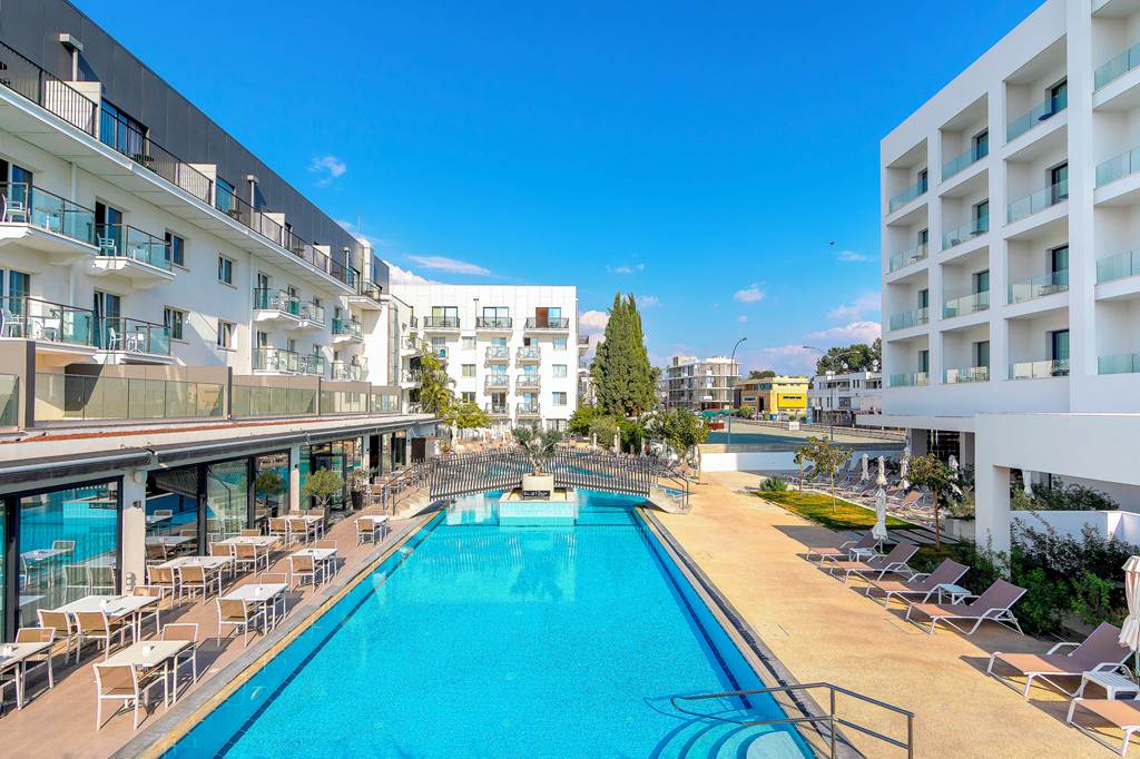 PFO_69403_Anemi_Hotel__Executive_Suites_0523_02