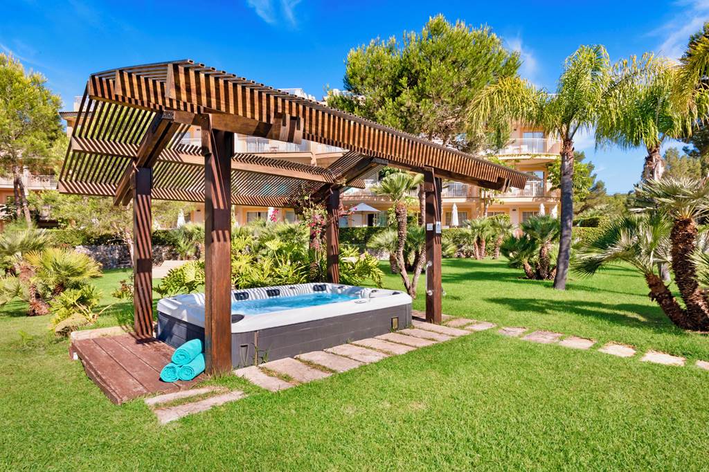 PMI_71468_VIVA_Cala_Mesquida_Suites_and_Spa_Adults_Only_1221_02