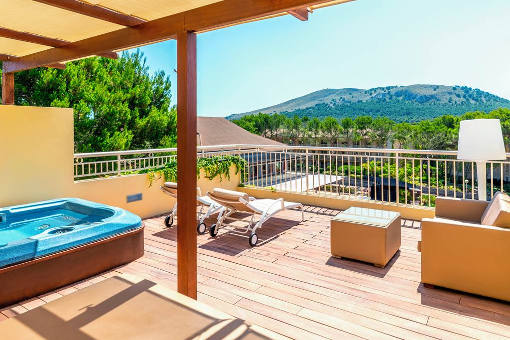 PMI_71468_VIVA_Suites_and_Spa_0721_06