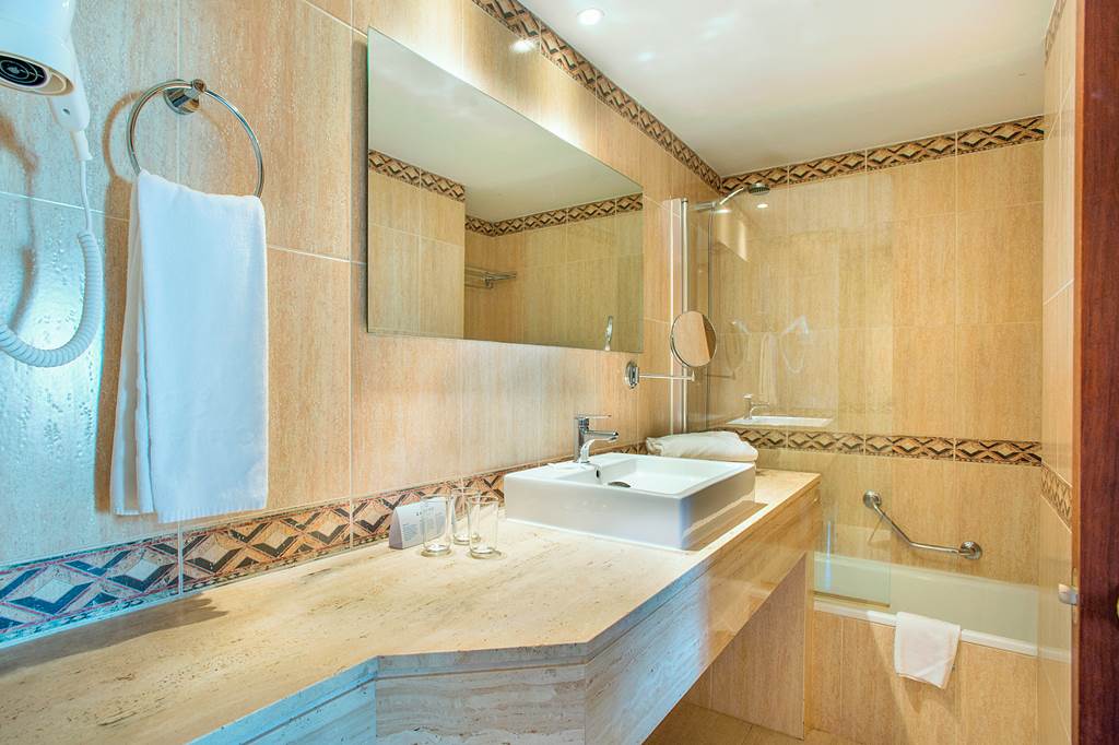 PMI_72360_Zafiro_Rey_Don_Jaime_0723_11