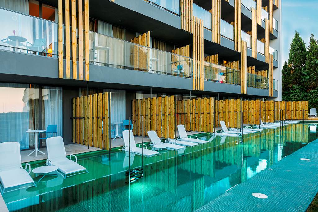 PMI_73322_FERGUS_STYLE_PALMANOVA_0816_03