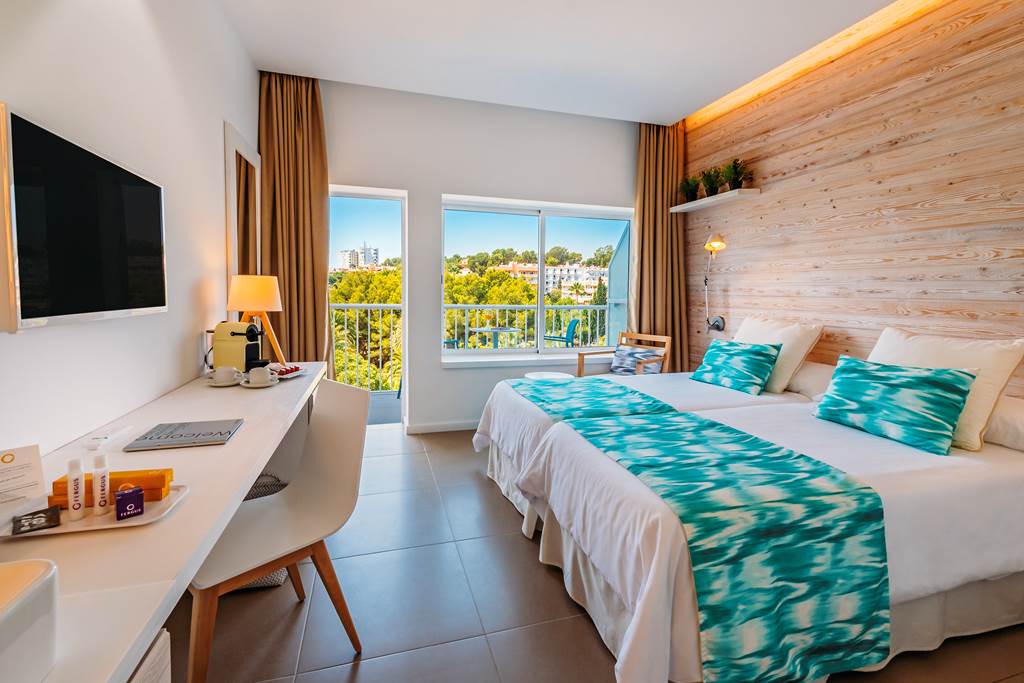 PMI_73322_FERGUS_STYLE_PALMANOVA_0816_10