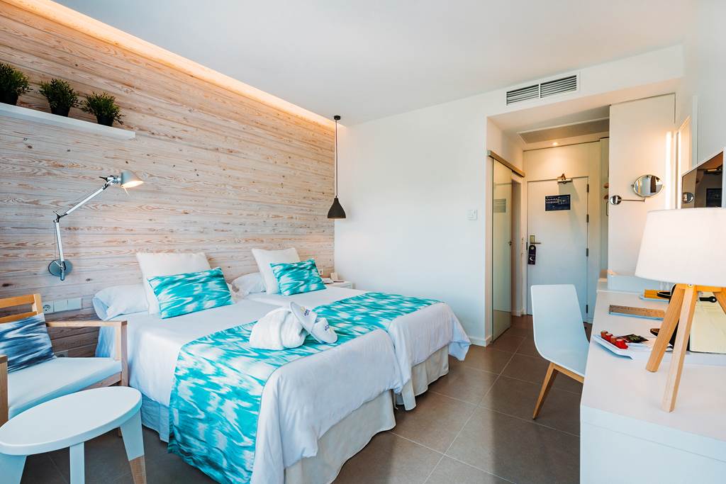 PMI_73322_FERGUS_STYLE_PALMANOVA_0816_13