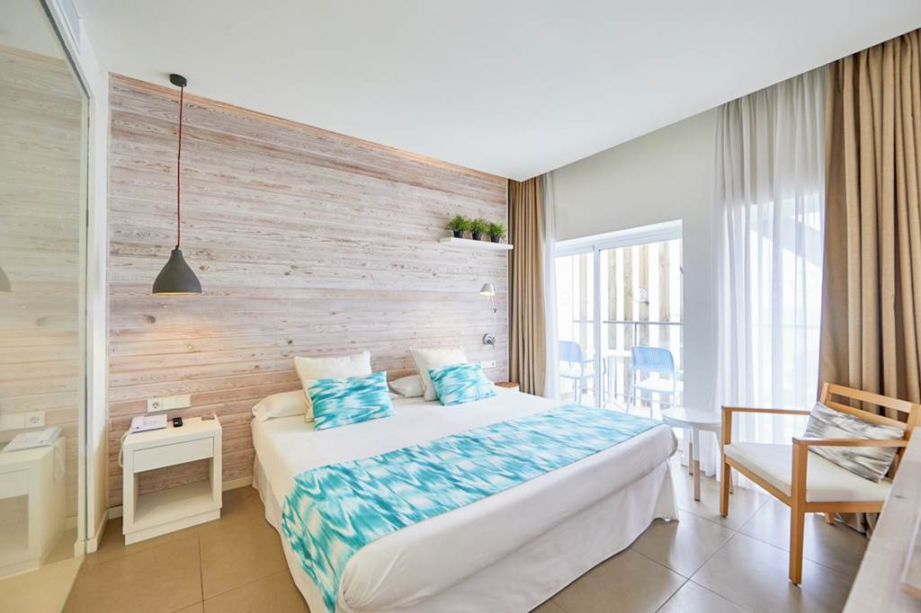 PMI_73322_FERGUS_Style_Palmanova_0323_01