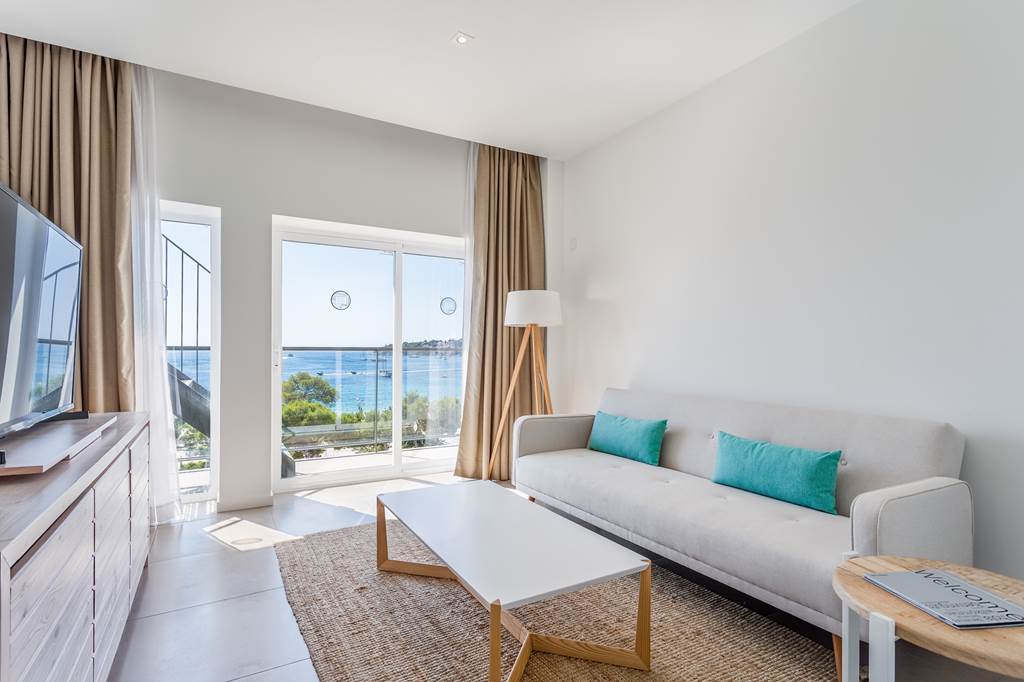 PMI_73322_FERGUS_Style_Palmanova_0818_15