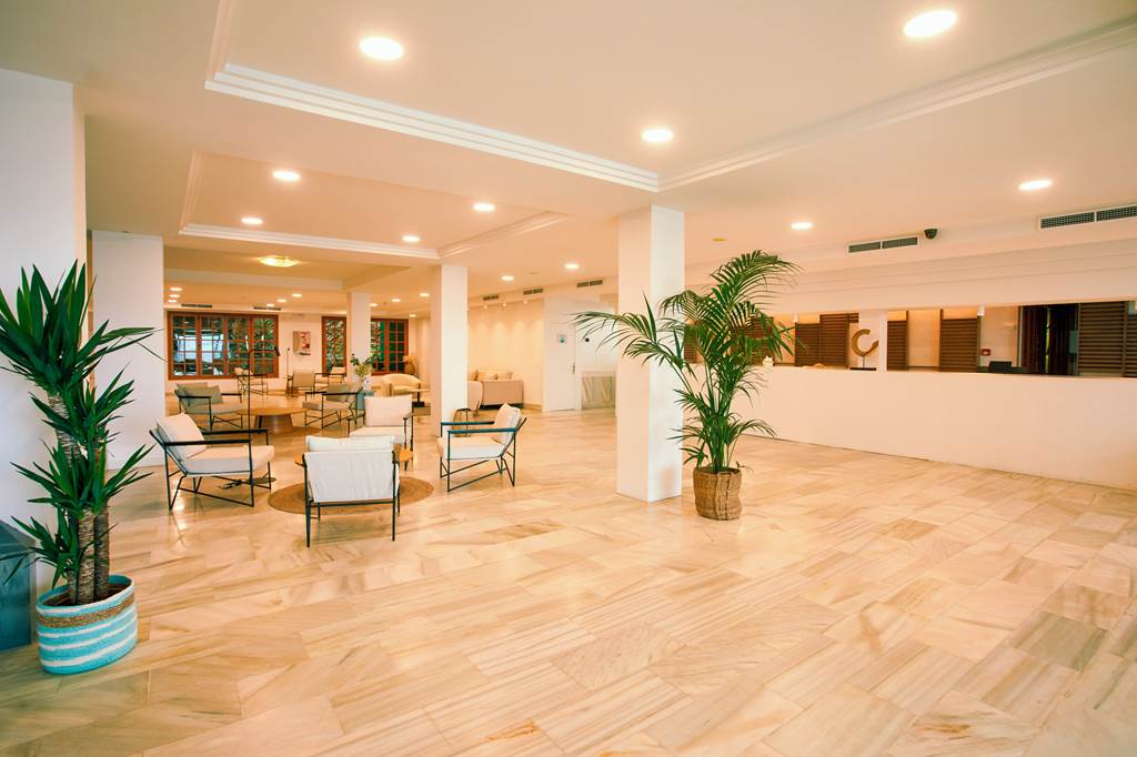 PMI_73674_Inmood_Aucanada_formerly_Hotel_President_1123_05