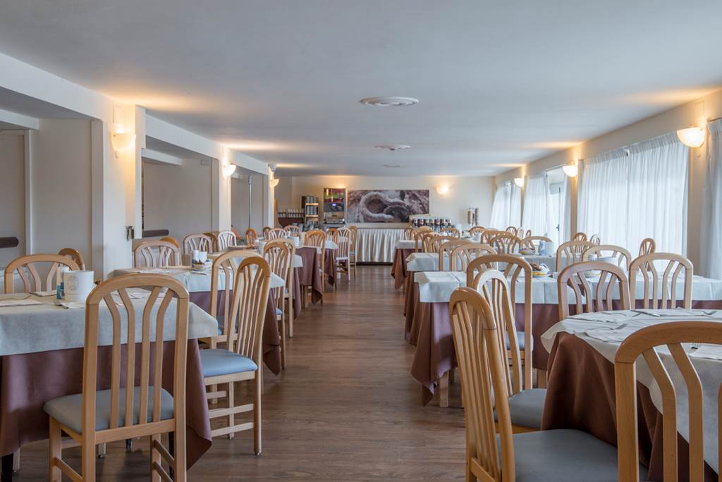 PSA_72948_Grand_HTL_Continental_0517_13