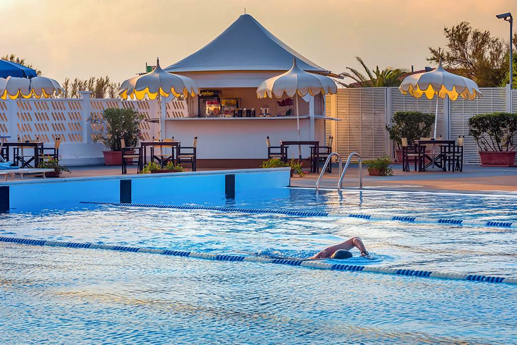 PSA_72948_Grand_Hotel_Continental_1119_04