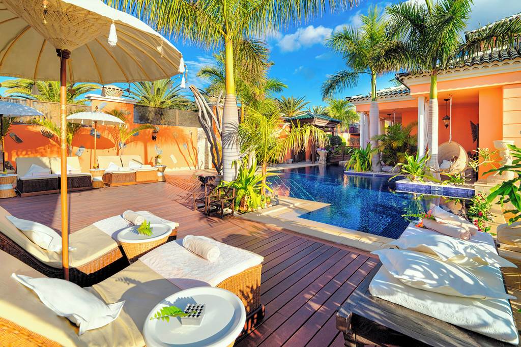 Royal Garden Villas