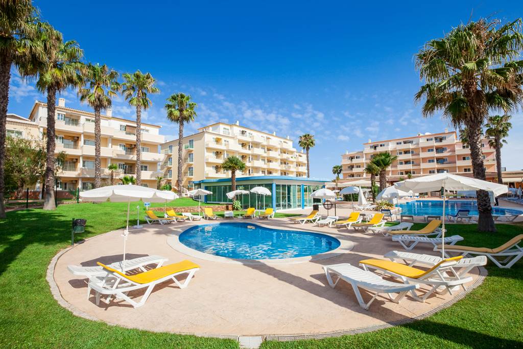 FAO_79341_Vitors_Plaza_Slide_Splash_0918_12