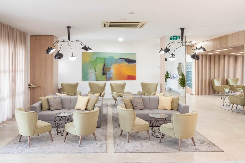 FAO_79341_Vitors_Plaza_Slide_Splash_0918_49