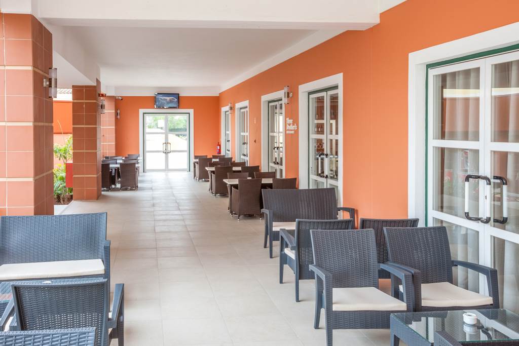 FAO_79341_Vitors_Plaza_Slide_Splash_0918_54