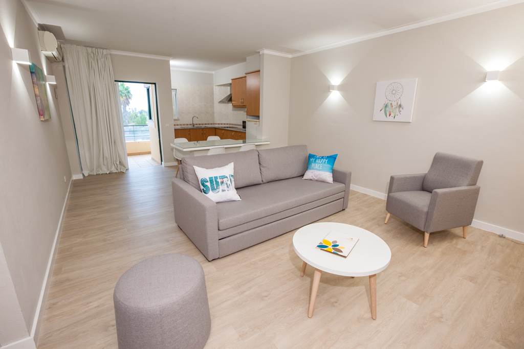 FAO_79341_Vitors_Plaza_Slide_Splash_0918_67