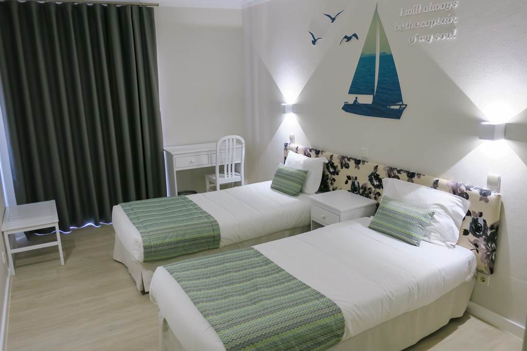 FAO_79341_Vitors_Plaza_Slide_Splash_0918_76