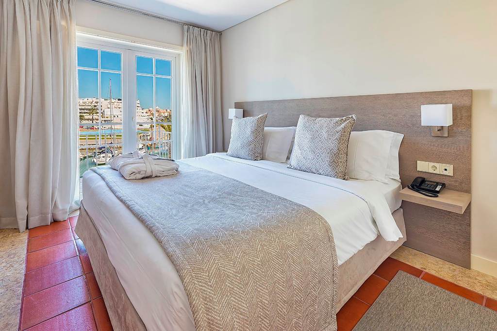 FAO_83733_Domes_Lake_Algarve_Autograph_Collection_0823_33