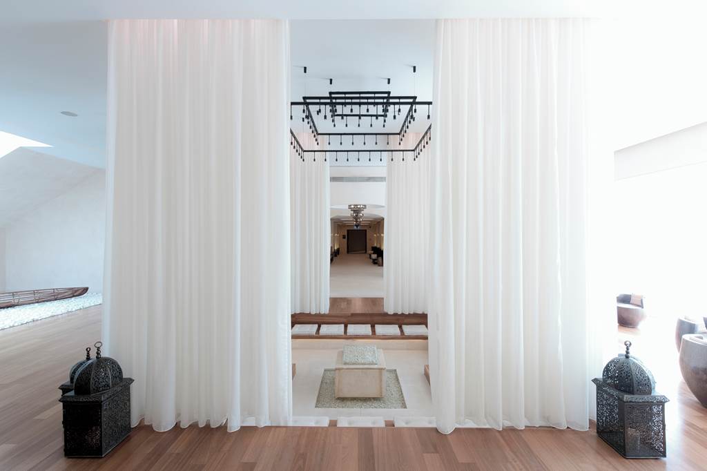 KLX_84560_The_Romanos_Luxury_Collection_Resort_1220_02