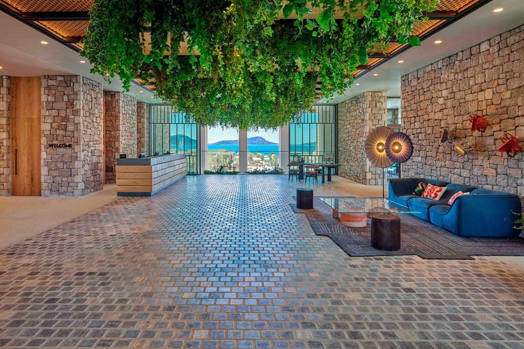 KLX_85207_W_Costa_Navarino_0323_34