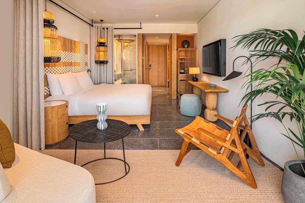 KLX_85207_W_Costa_Navarino_0323_44