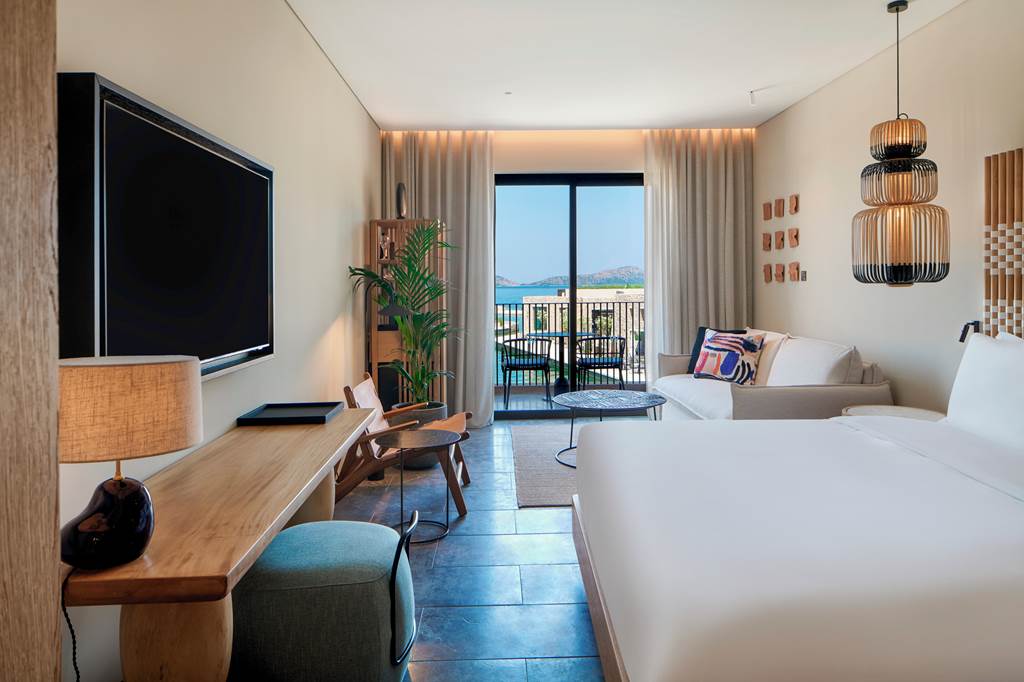 KLX_85207_W_Costa_Navarino_1023_04