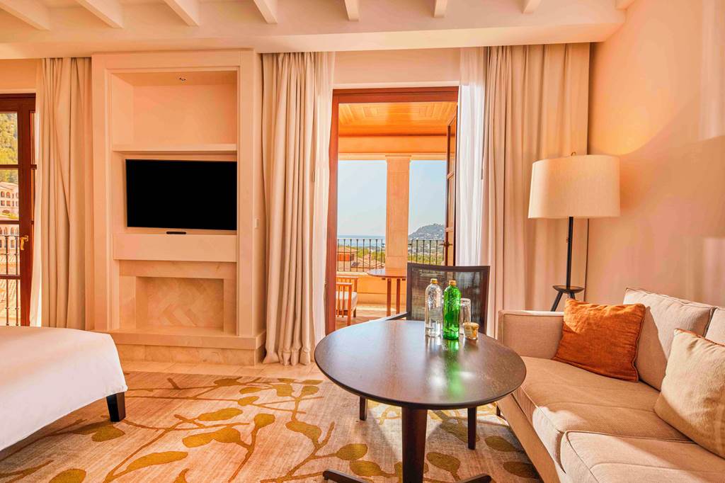 PMI_85056_Cap_Vermell_Grand_Hotel_0123_45