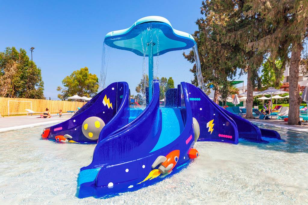 RHO_83420_Blue_Sea_Holiday_Village_1222_03