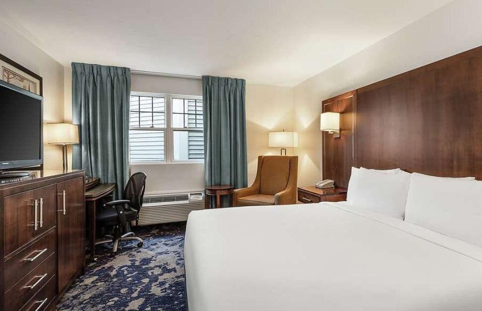 DoubleTree by Hilton Cape Cod - Hyannis