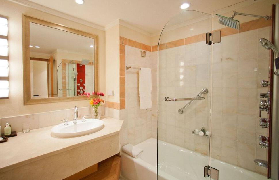 The House by Elegant Hotels